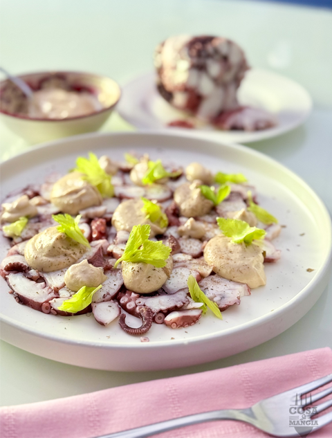 polpo tonnato con polvere di capperi